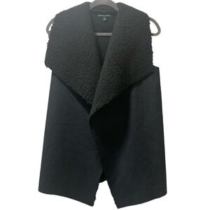 Signature Studio Size Small Black Fuzzy Sweater Vest